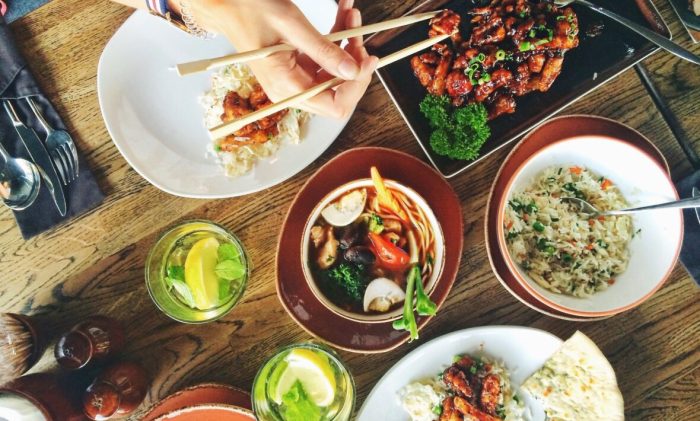 Cheap Food and Dining While Traveling